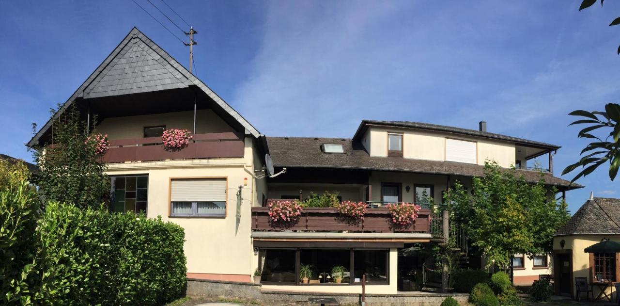 Pension Zum Golfstuebchen Echternacherbruck Экстерьер фото